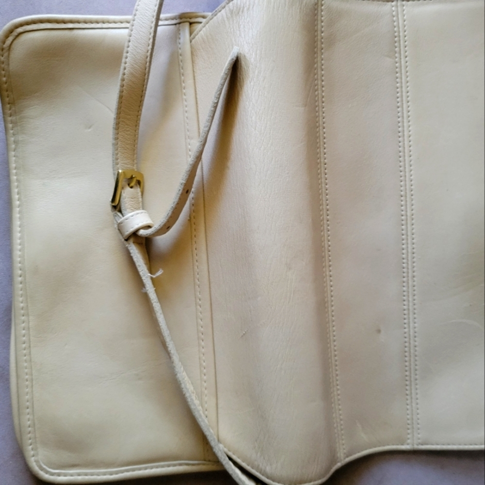 Coach off-white very slightly used leather purse